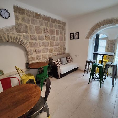 Private Hostel - Best Location Jerusalem Exterior photo