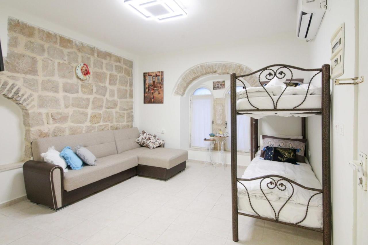 Private Hostel - Best Location Jerusalem Exterior photo