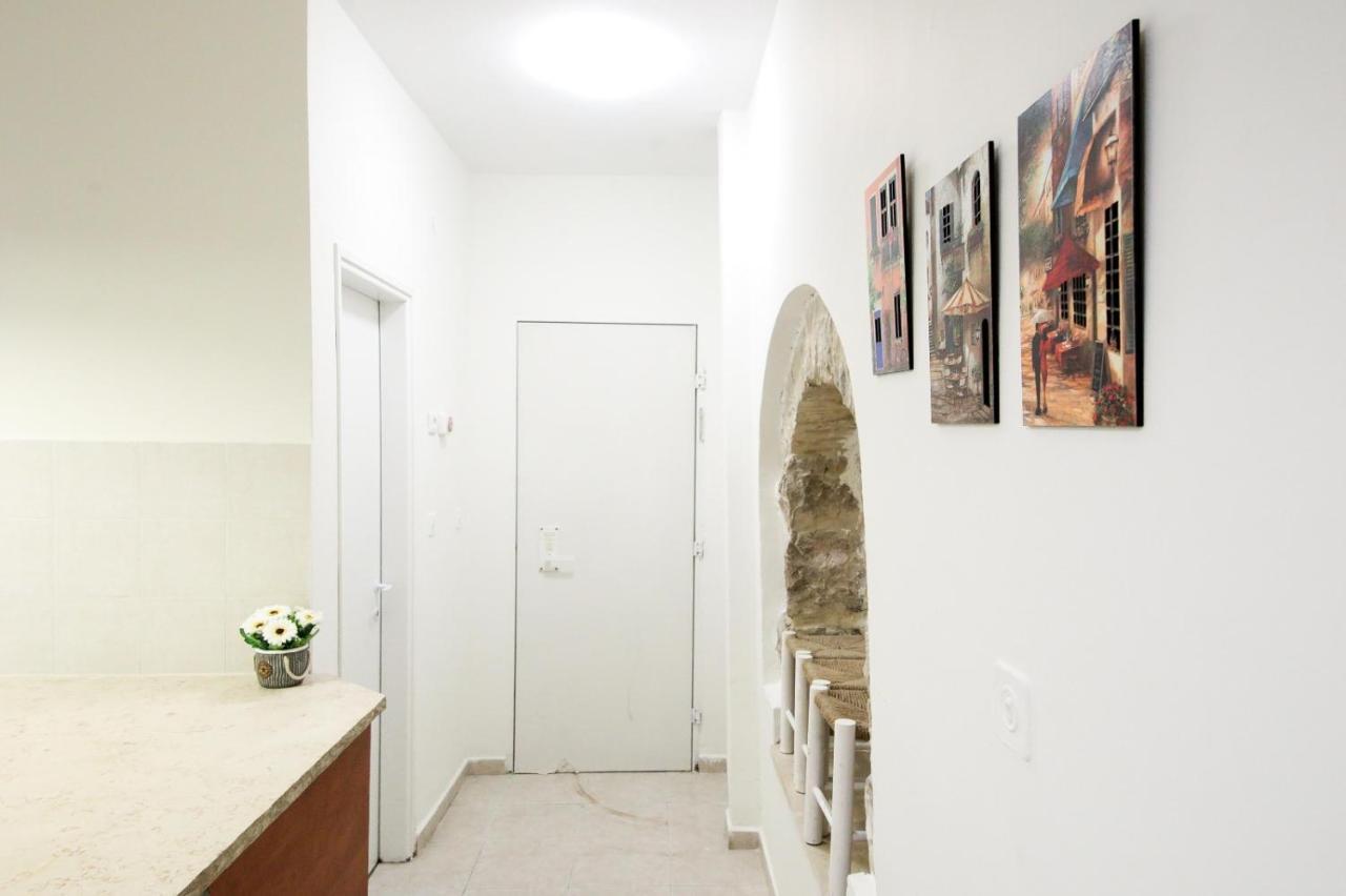 Private Hostel - Best Location Jerusalem Exterior photo