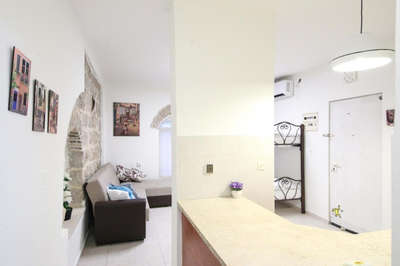 Private Hostel - Best Location Jerusalem Exterior photo