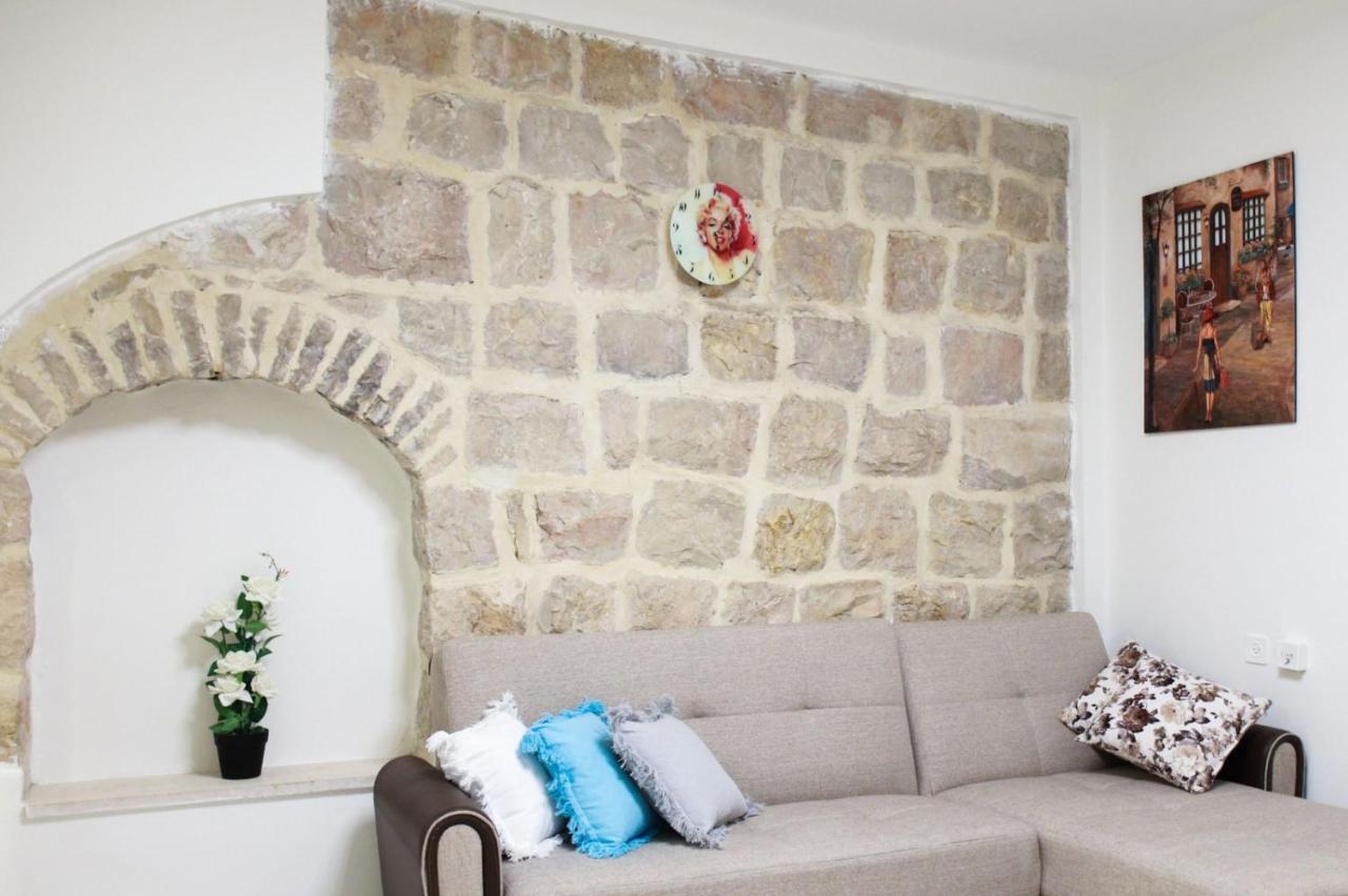 Private Hostel - Best Location Jerusalem Exterior photo