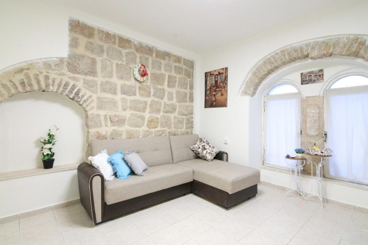 Private Hostel - Best Location Jerusalem Exterior photo