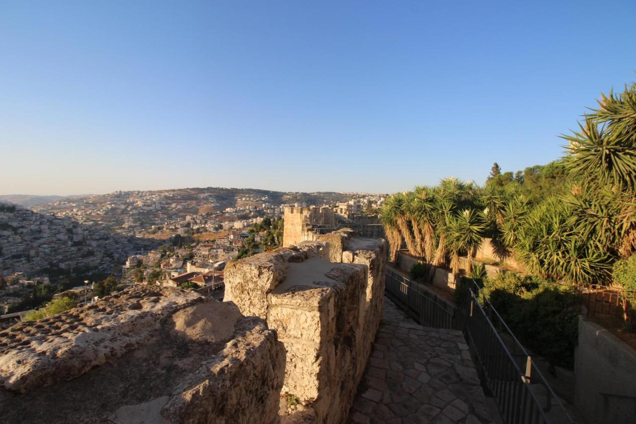 Private Hostel - Best Location Jerusalem Exterior photo
