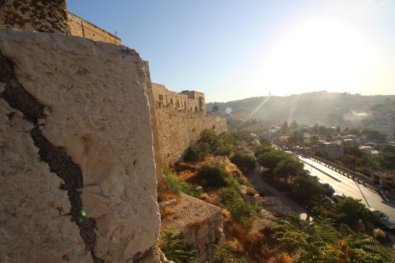 Private Hostel - Best Location Jerusalem Exterior photo
