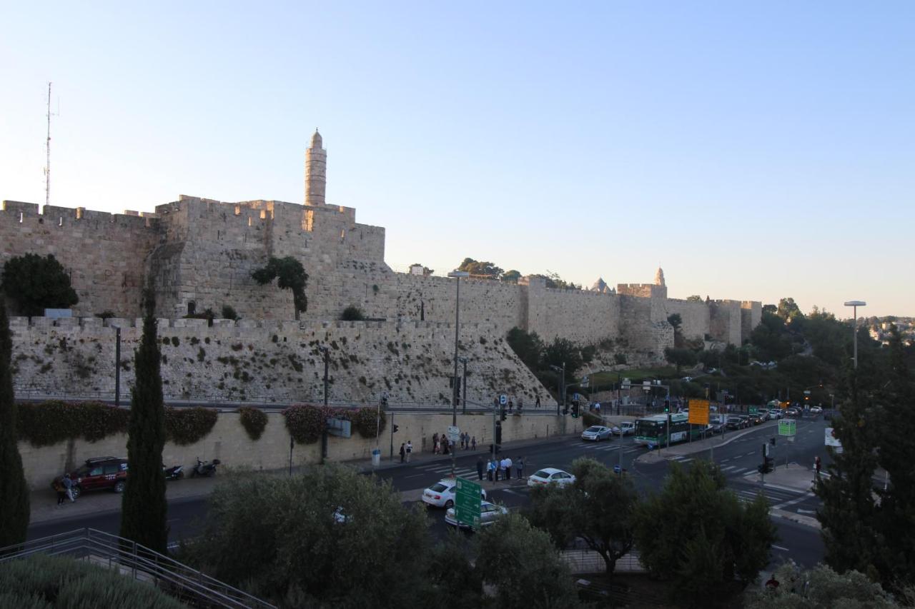 Private Hostel - Best Location Jerusalem Exterior photo